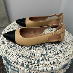 Old Navy Tan and Black Women's Flats